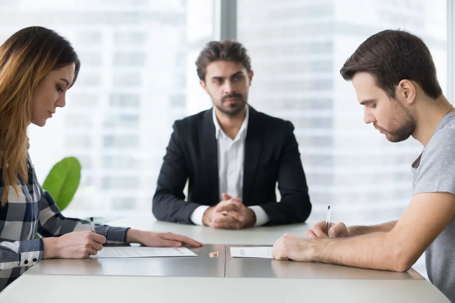 How EH Mediation Guides Couples Toward Fair and Balanced Outcomes Gosport